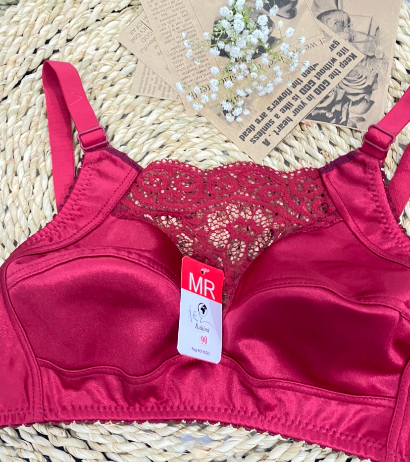 سوتین زیر کتی جنس ساتن یه کار شیک و خاص سایز کوچیک